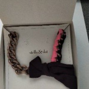 Stella and Dot Bella Bow Necklace